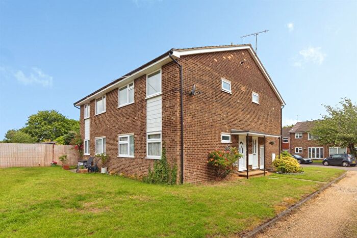 2 Bedroom Maisonette For Sale In Hampton Close, Stevenage, SG2