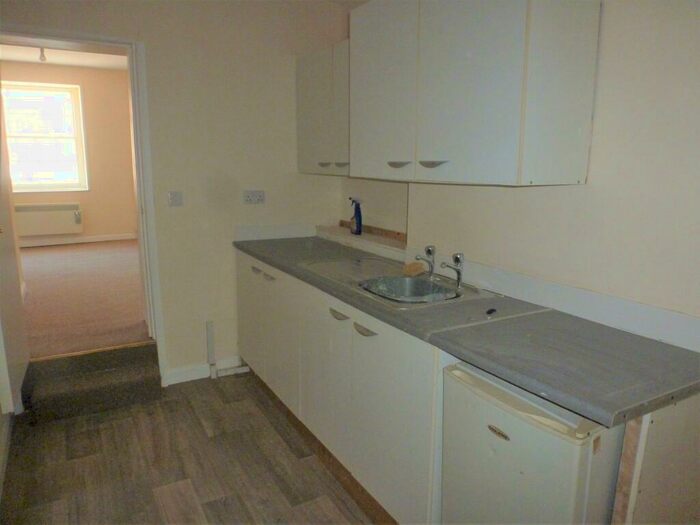 2 Bedroom Flat To Rent In High Street, Holbeach, Spalding, PE12