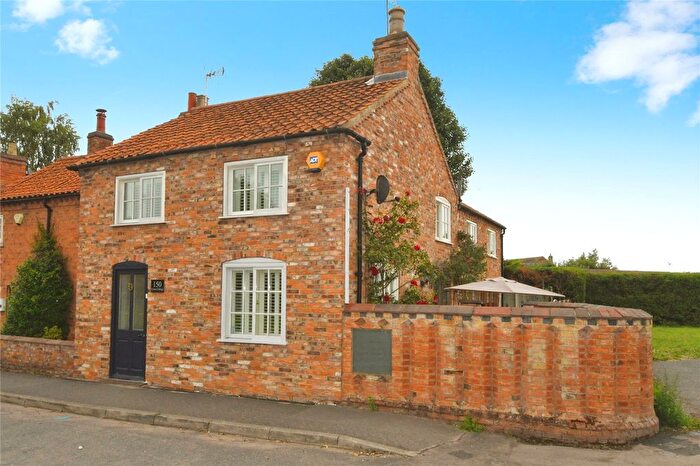 4 Bedroom End Of Terrace House For Sale In High Street, Collingham, Newark, Nottinghamshire, NG23