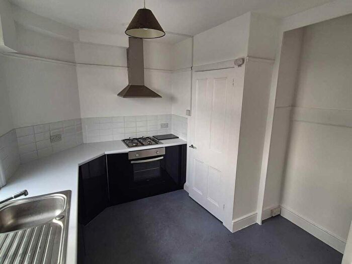 2 Bedroom Apartment To Rent In Hartley Avenue Flat, PL3