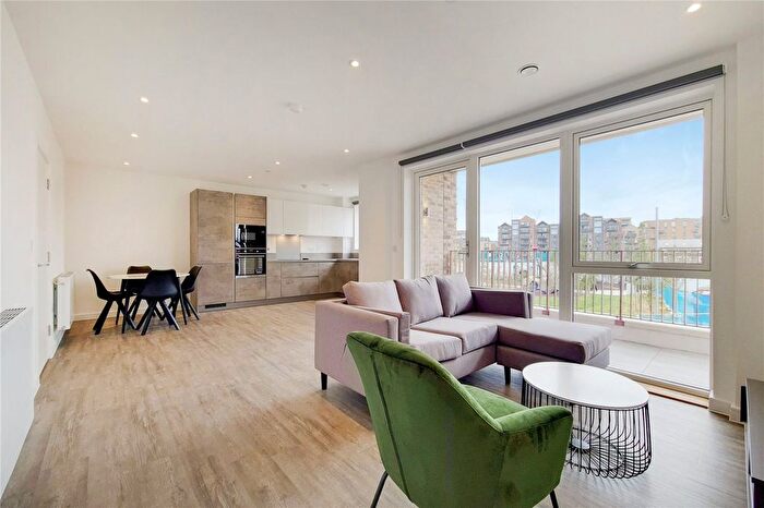 2 Bedroom Flat To Rent In Fresh Wharf Road, Barking, Essex, IG11