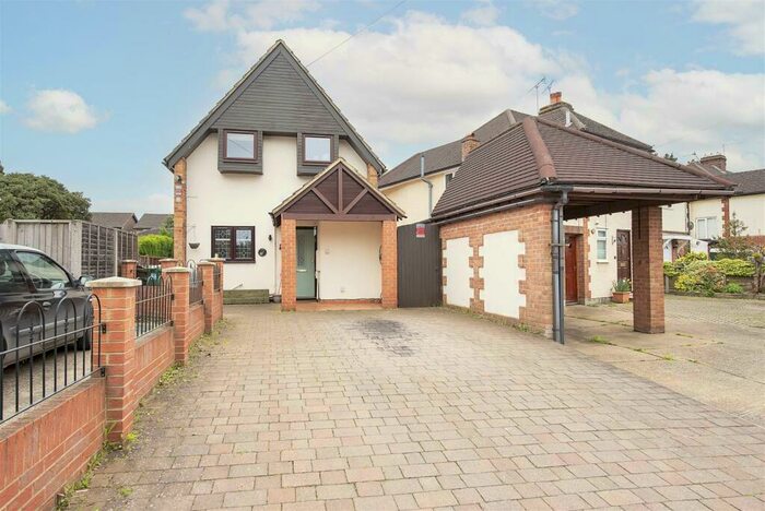 3 Bedroom Detached House To Rent In St. Annes Road, London Colney, St. Albans, AL2