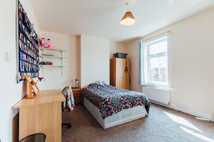 4 Bedroom Terraced House To Rent In Bedford Street, - Bed, LN1