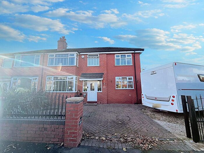 4 Bedroom Semi-Detached House For Sale In Leamington Road, Eccles, M30