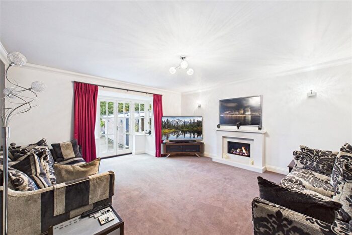 4 Bedroom Detached House For Sale In Thibet Road, Sandhurst, Berkshire, GU47