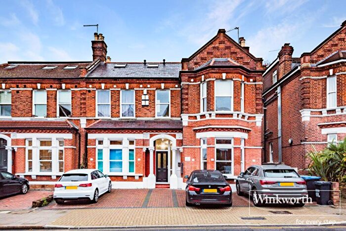 3 Bedroom Apartment To Rent In Manor Road, Beckenham, BR3