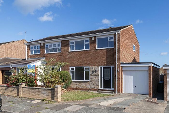 3 Bedroom Semi Detached House For Sale In Formby Close, Clavering, TS27