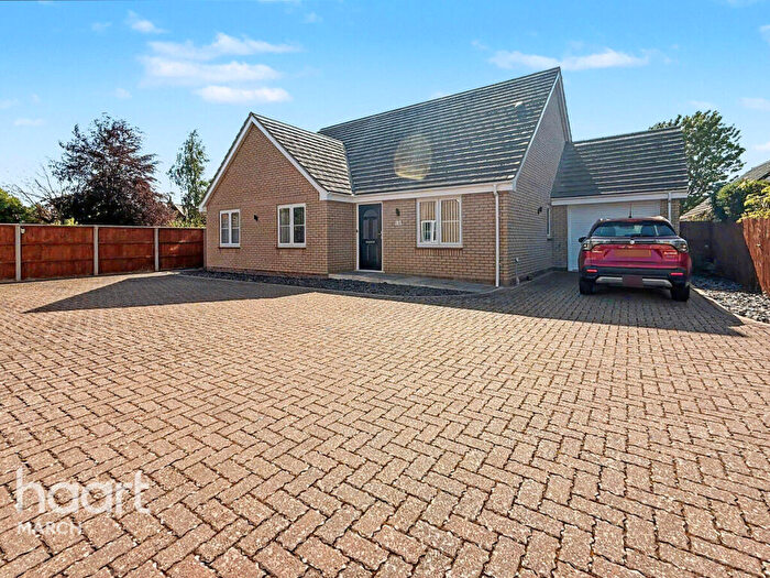3 Bedroom Detached Bungalow For Sale In Bell Gardens, Wimblington, PE15