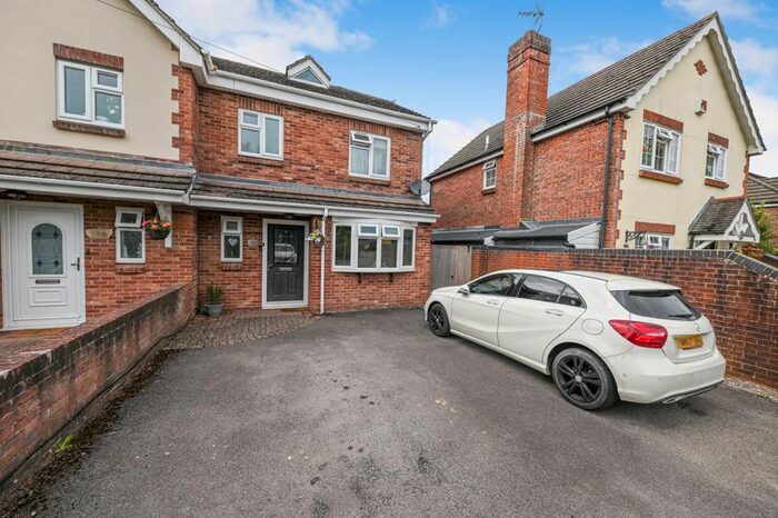 4 Bedroom Semi-Detached House To Rent In Frogmore Lane, Waterlooville, PO8