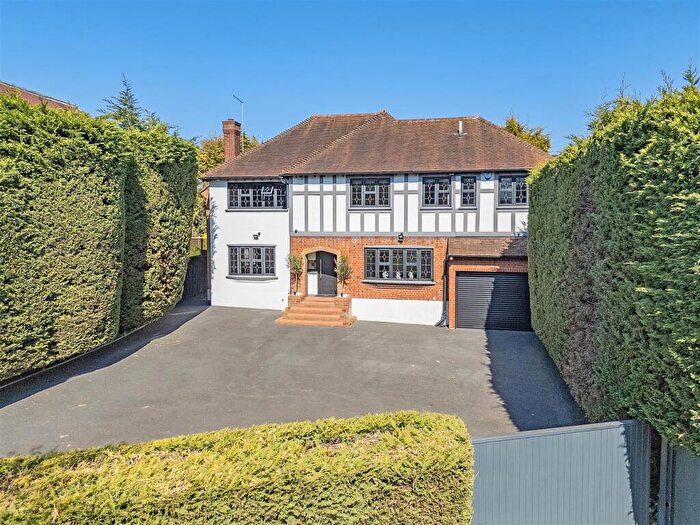 4 Bedroom Detached House To Rent In Courtland Drive, Chigwell, IG7