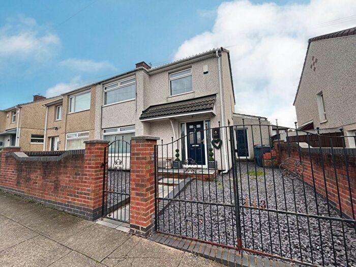 3 Bedroom Semi Detached House For Sale In Roughwood Drive, Northwood, L33