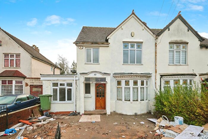 4 Bedroom Semi-Detached House For Sale In Harden Road, Harden, Walsall, WS3