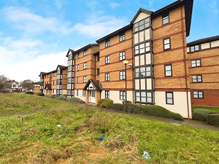 2 Bedroom Flat To Rent In Creighton Road, London, N17