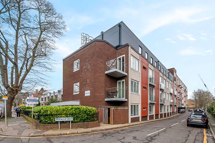 1 Bedroom Flat For Sale In Knoll Rise, Orpington, BR6