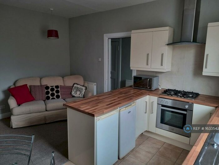 2 Bedroom Flat To Rent In Victor Park Terrace, Edinburgh, EH12