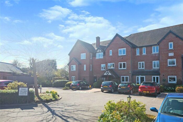 2 Bedroom Flat For Sale In Swan Court, Banbury Road, Stratford-Upon-Avon, Warwickshire, CV37