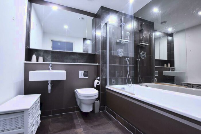 1 Bedroom Flat For Sale In Landmark West Tower, Marsh Wall, London, E14
