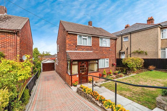 3 Bedroom Detached House For Sale In The Drive, Hounsdown, Southampton, Hampshire, SO40