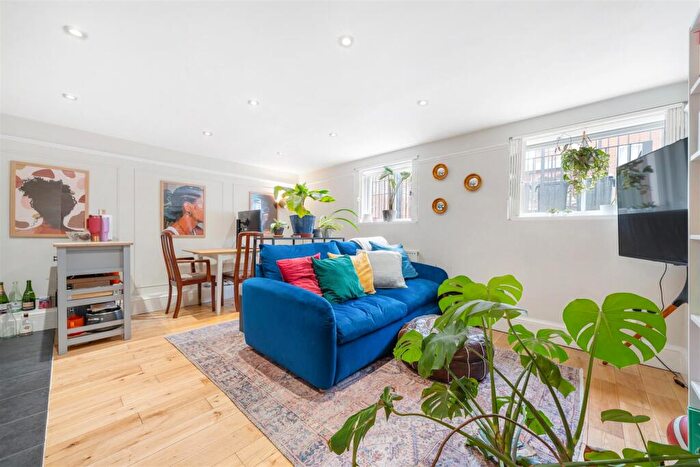 1 Bedroom Flat To Rent In High Street, Penge, London, SE20