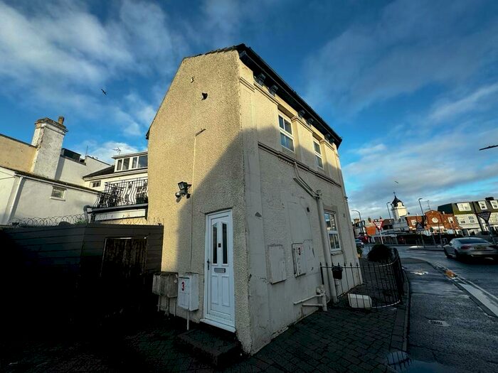 1 Bedroom Flat To Rent In Carnarvon Road, Clacton-On-Sea, CO15