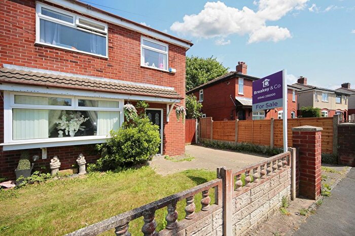 3 Bedroom Semi-Detached House For Sale In Ridyard Street, Wigan, WN5