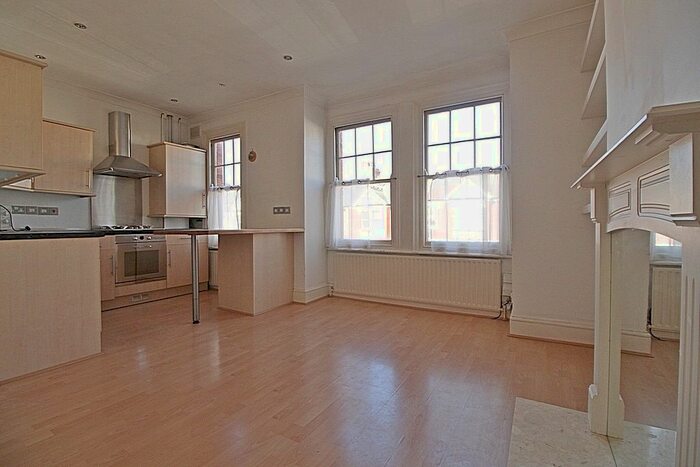 2 Bedroom Flat To Rent In Lawrence Road, London, W5