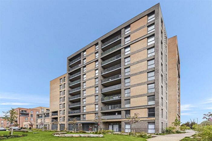 2 Bedroom Flat To Rent In Mortise House, UB3