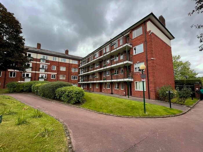 2 Bedroom Flat To Rent In Kielder Square, Salford, M5