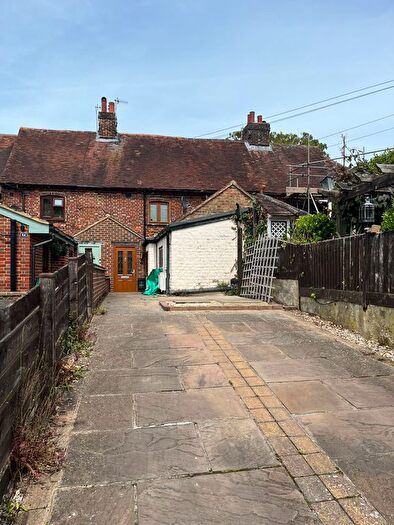 2 Bedroom Cottage To Rent In Mill Lane, Dartford, DA4