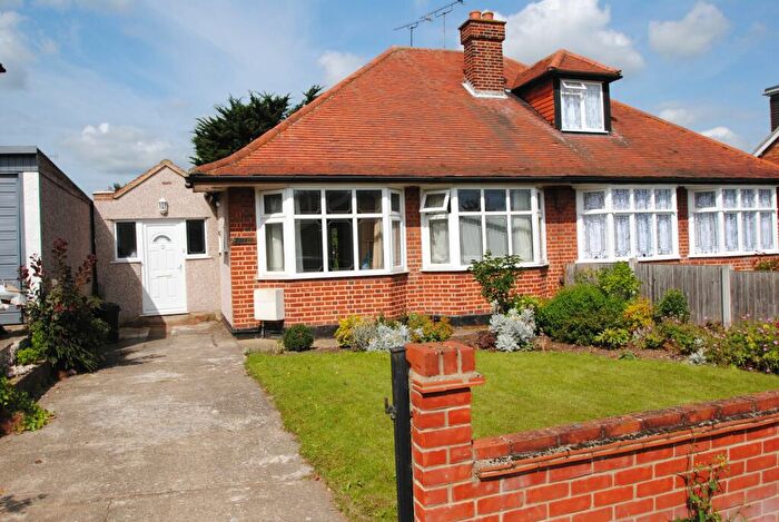 3 Bedroom Bungalow To Rent In Picketts Avenue, Leigh-on-Sea, SS9