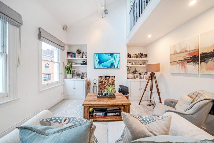 2 Bedroom Property For Sale In Ilminster Gardens, Battersea, London, SW11