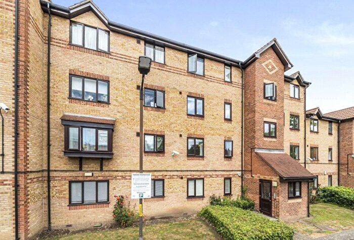 1 Bedroom Apartment To Rent In John Maurice Close, London, SE17