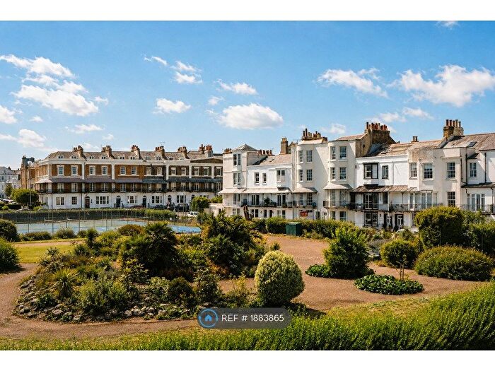 1 Bedroom Flat To Rent In Spencer Square, Ramsgate, CT11