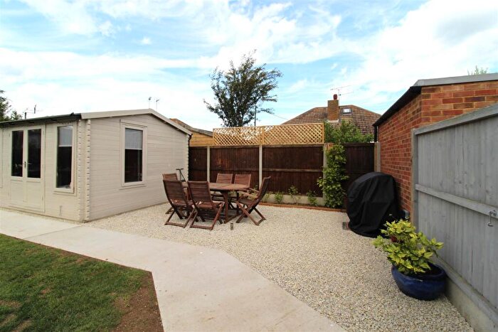 4 Bedroom Bungalow To Rent In Colewood Road, Whitstable, CT5