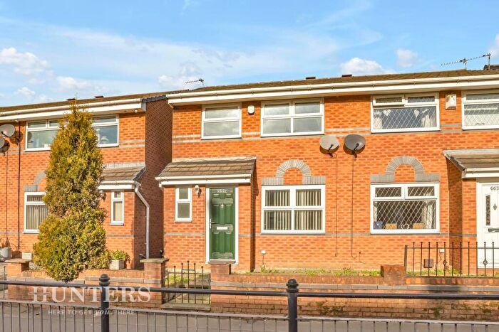 3 Bedroom Semi-Detached House To Rent In Halifax Road, Hurstead, OL12