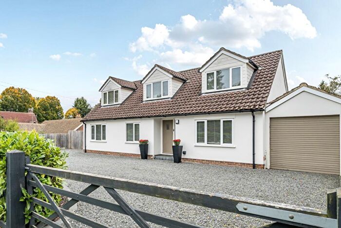 4 Bedroom Detached House For Sale In The Drive, Ifold, RH14