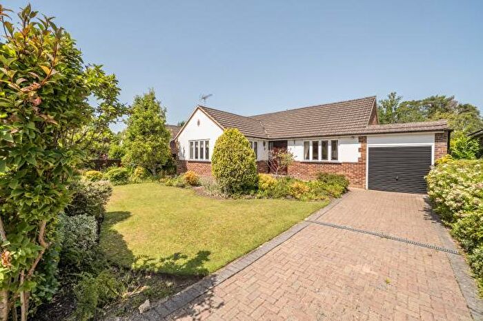 2 Bedroom Bungalow For Sale In Ridgeway Close, Lightwater, GU18