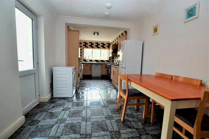 4 Bedroom Semi-Detached House To Rent In Tredworth Road, Tredworth, Gloucester, GL1