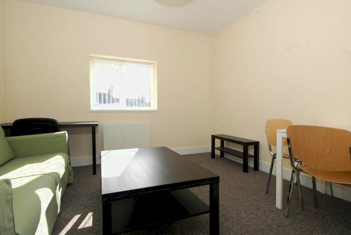 1 Bedroom Flat To Rent In Woodland Road, Flat, Plymouth, PL4