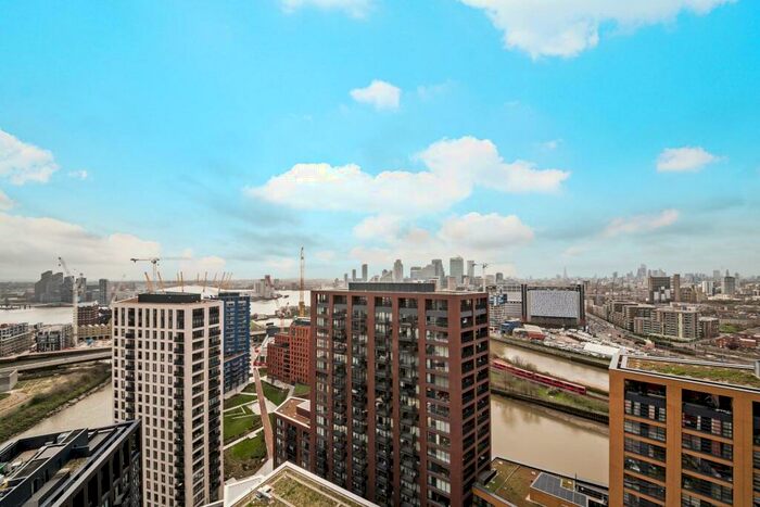 Apartment To Rent In Defoe House, London City Island, London, E14