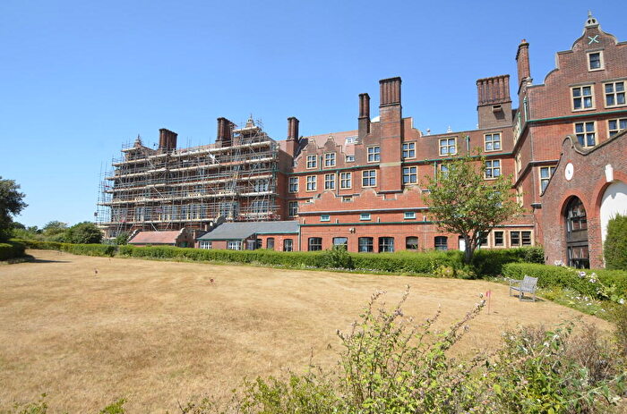 3 Bedroom Apartment For Sale In Cobbold Road, Felixstowe, IP11