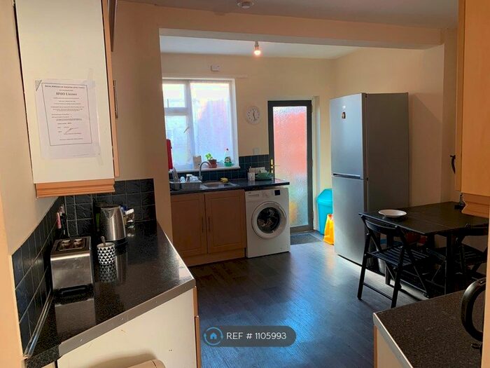 6 Bedroom Semi-Detached House To Rent In Rosebery Road, Kingston Upon Thames KT1