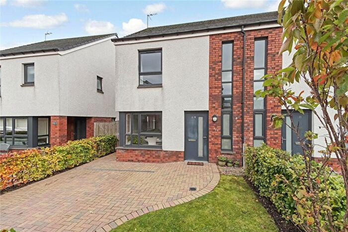 3 Bedroom Semi-Detached House For Sale In Midton Circle, Howwood, PA9
