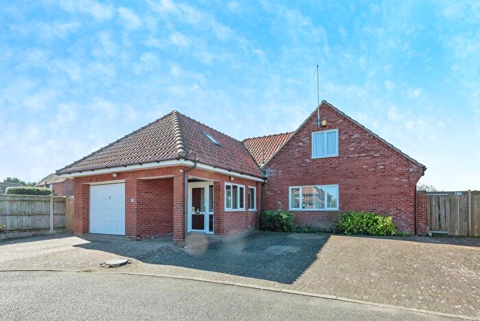 4 Bedroom Bungalow For Sale In Weavers Close, North Walsham, NR28