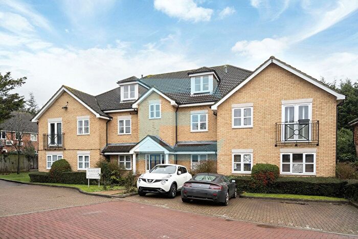 2 Bedroom Flat For Sale In Belgrave Close, Mill Hill, London, NW7