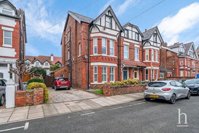 2 Bedroom Flat For Sale In Dunraven Road, West Kirby, CH48