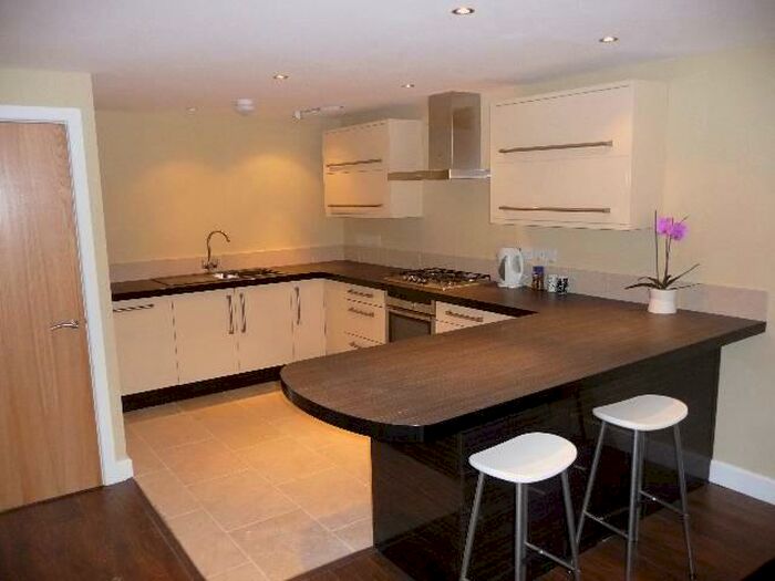 4 Bedroom House To Rent In Eastleigh Road, Leicester, LE3