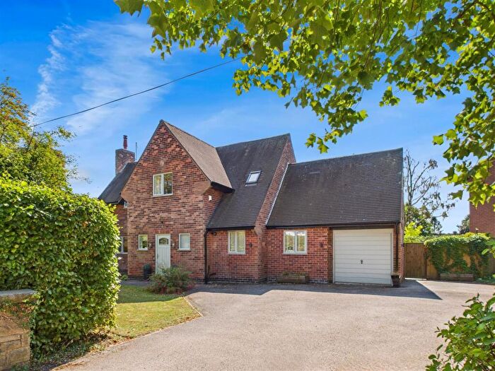 3 Bedroom Detached House For Sale In Vernon Crescent, Ravenshead, Nottingham, NG15