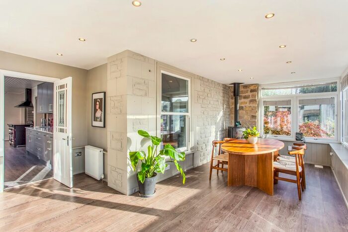 4 Bedroom Detached House To Rent In The Shallows, Saltford, Bristol, BS31