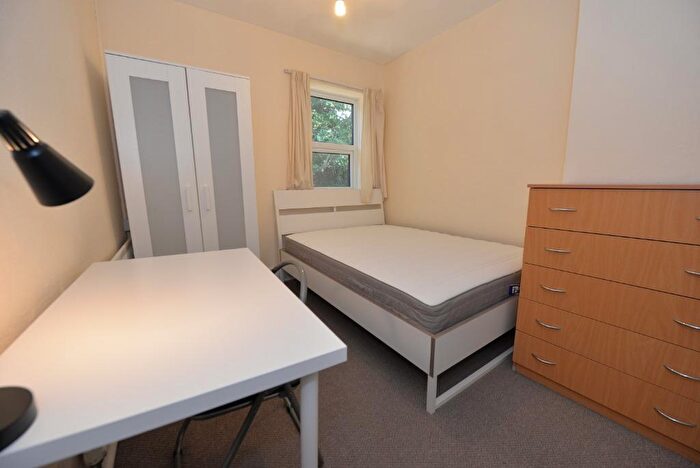4 Bedroom Terraced House To Rent In Woodside Road, Southampton, SO17